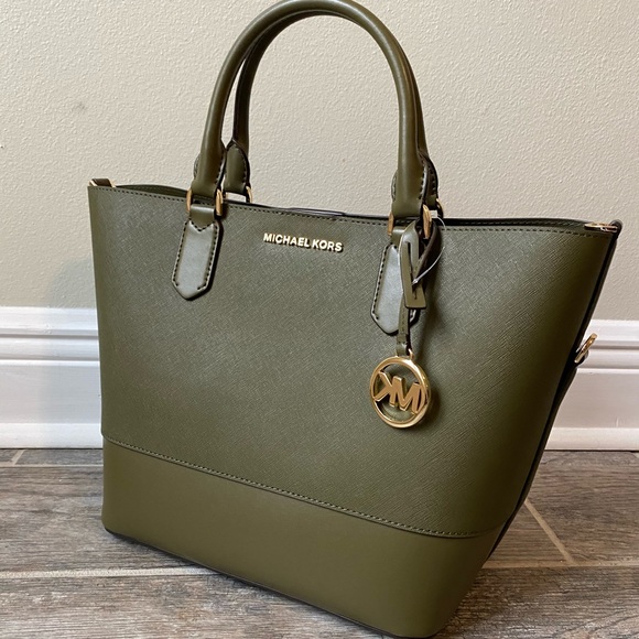 ❗️PRICE DROP ❗️Michael Kors trista duffle tote - Picture 4 of 8